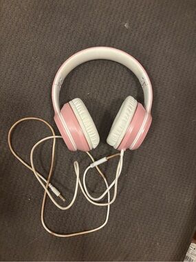 Pink Over-Ear Wired Headphones - Comfortable Stereo Sound